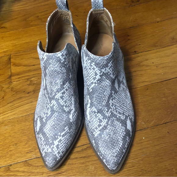 Universal Thread faux snake booties. Slip on size 6. - Picture 3 of 7